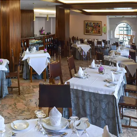 Hotel Sao Bento Da Porta Aberta & 4*
