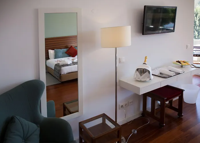 Sao Bento Da Porta Aberta & מלון 4*